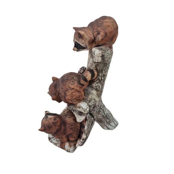 Masterpiece By Homco 3 Racoons Climbing a Tree 1246 Porcelain Figurine 1978 - Picture 2 of 10